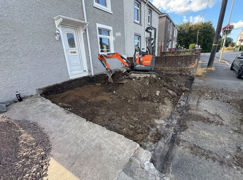 Front garden excavation for driveway sub-base